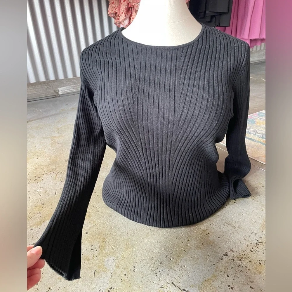 Future Collective Women’s Pullover Black Long Sleeve Cut Out Back Plus Size 1XL
